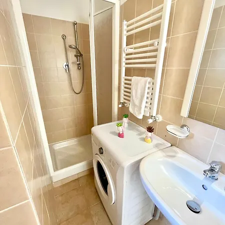 Alice's - 20 Steps From The Sea *