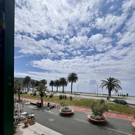 Alice's - 20 Steps From The Sea Apartamento Riva Trigoso