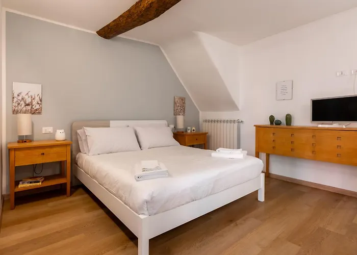 Alice's - 20 Steps From The Sea