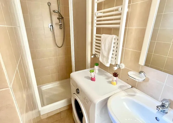 Alice's - 20 Steps From The Sea *